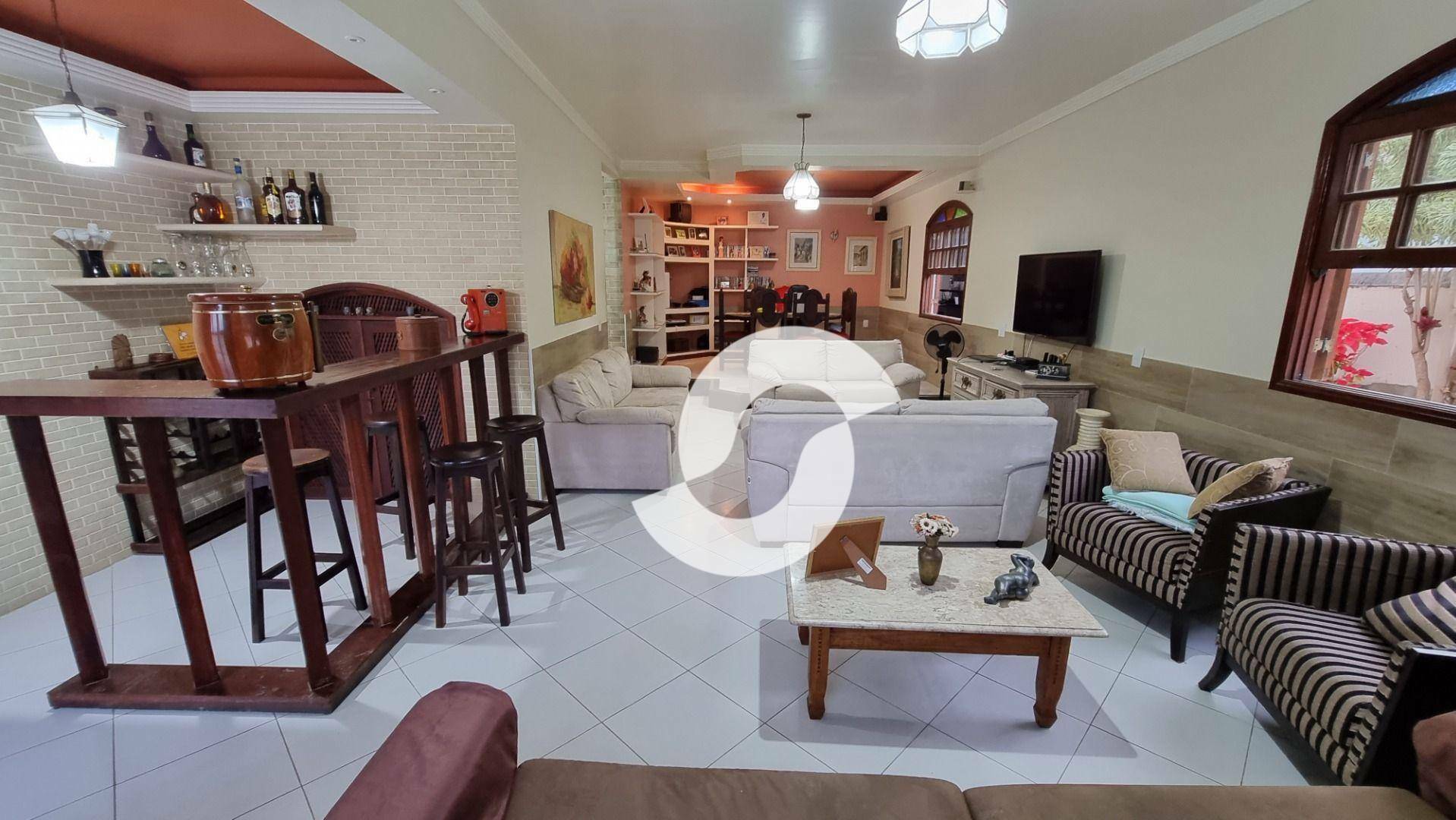 Casa à venda com 4 quartos, 253m² - Piratininga,Niterói