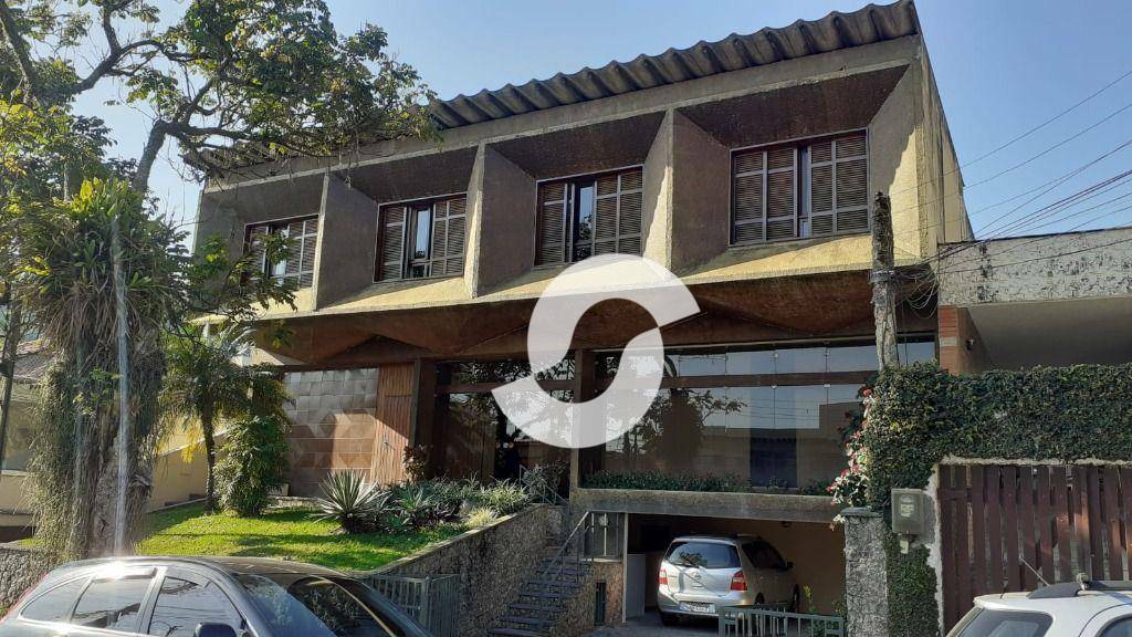 Casa à venda com 4 quartos, 435m² - São Francisco,Niterói