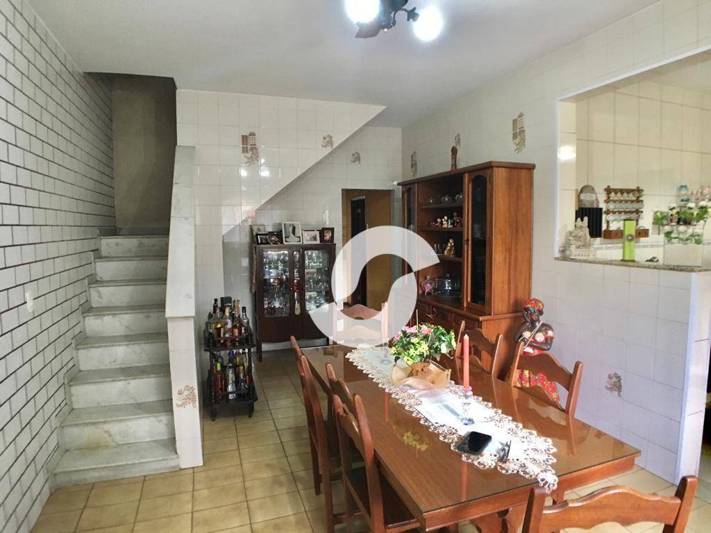 Casa à venda com 6 quartos, 300m² - Fonseca,Niterói