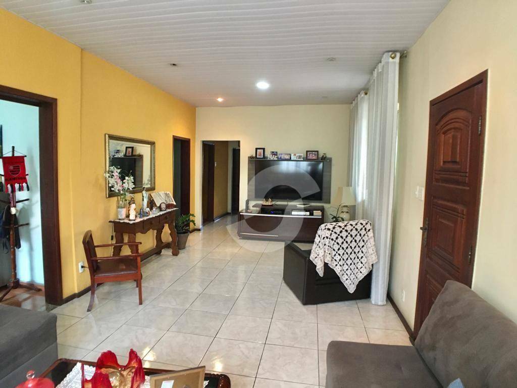 Casa à venda com 6 quartos, 300m² - Fonseca,Niterói
