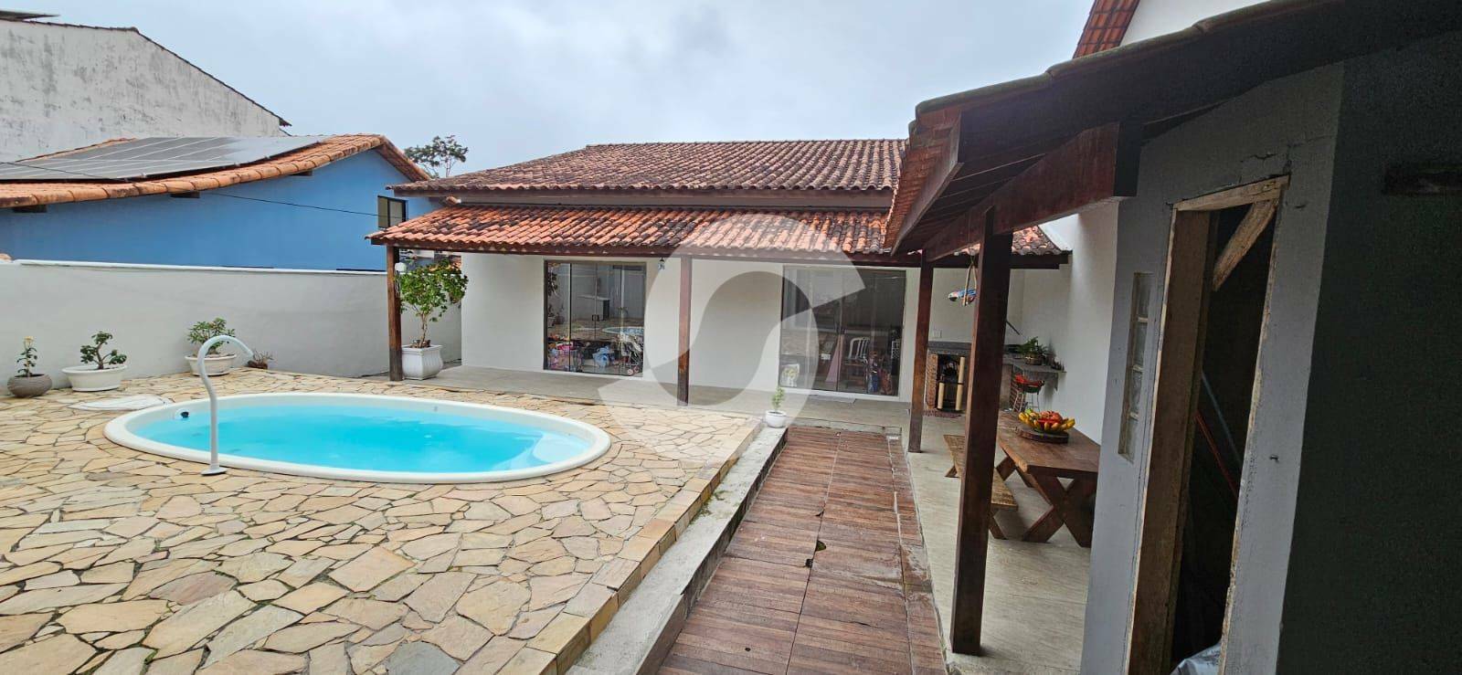 Casa à venda com 3 quartos, 150m² - Maravista,Niterói