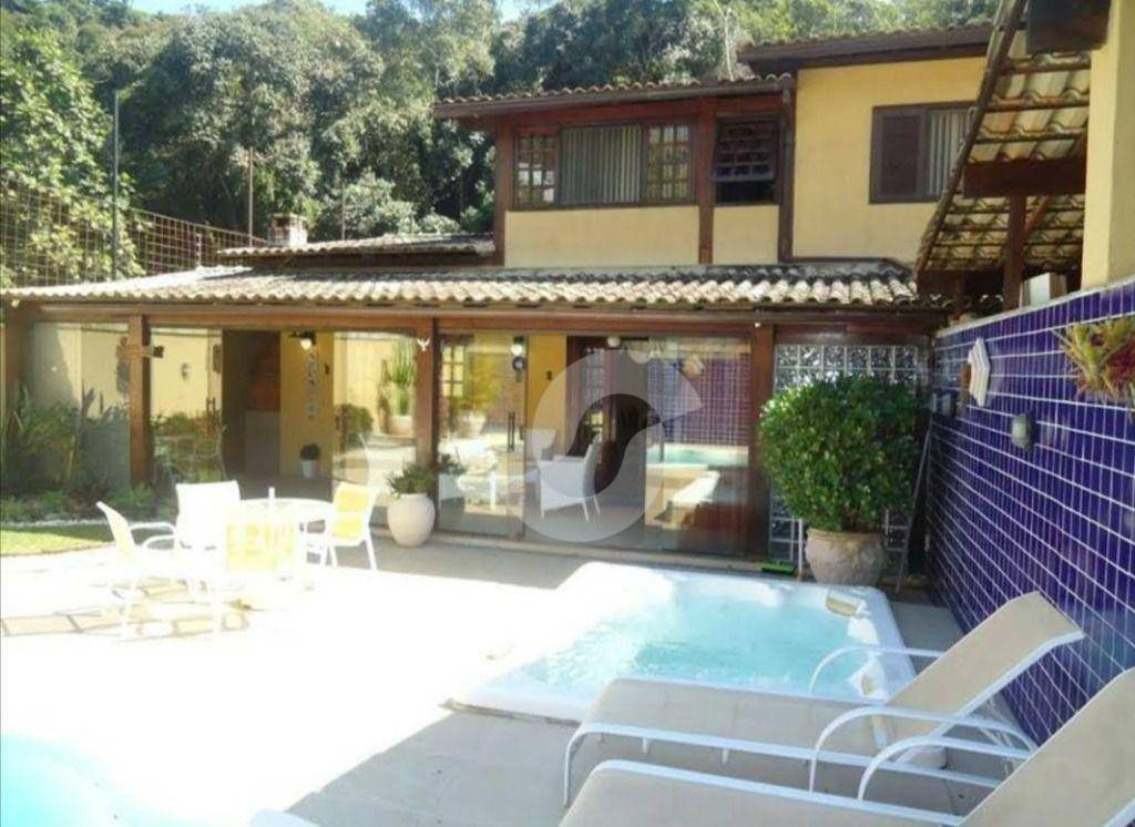 Casa à venda com 5 quartos, 176m² - Vila Progresso,Niterói