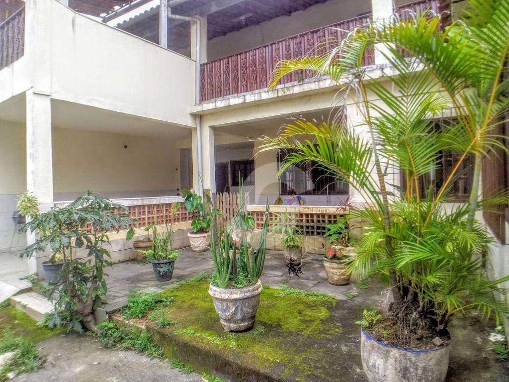 Casa à venda com 4 quartos, 223m² - Itaipu,Niterói