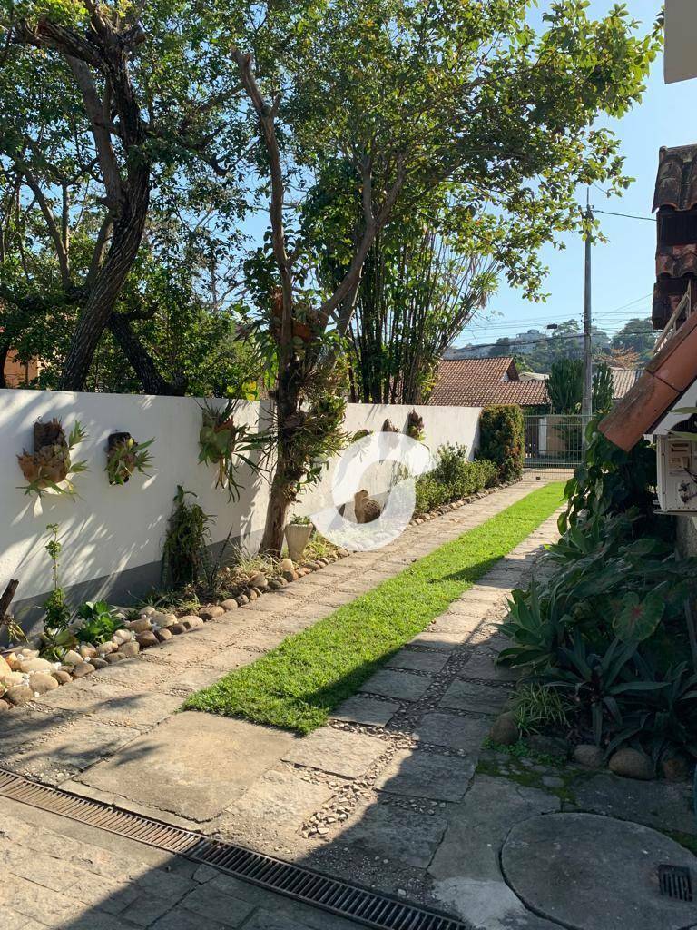 Casa à venda com 3 quartos, 136m² - Itaipu,Niterói