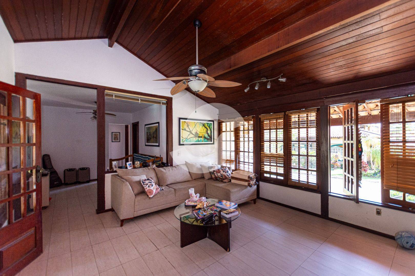 Casa à venda com 3 quartos, 280m² - Piratininga,Niterói