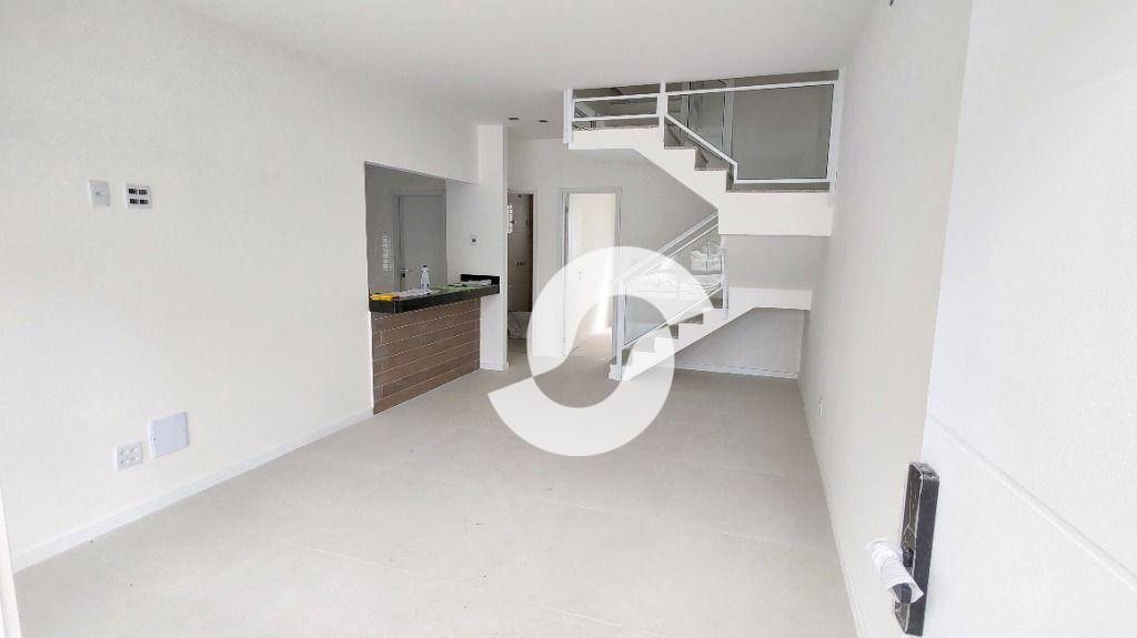 Casa à venda com 3 quartos, 119m² - Itaipu,Niterói