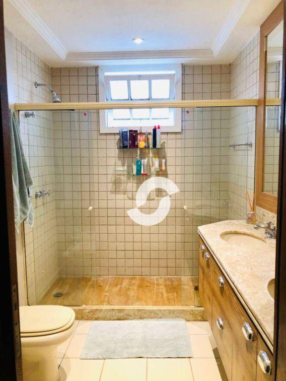 Casa à venda com 4 quartos, 209m² - Itaipu,Niterói
