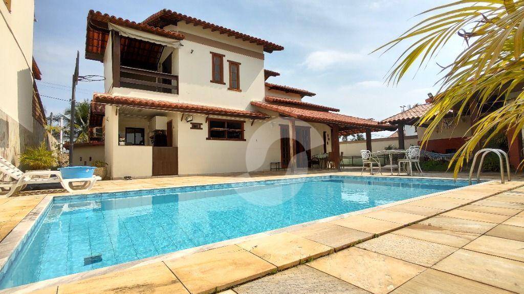 Casa à venda com 3 quartos, 363m² - Camboinhas,Niterói