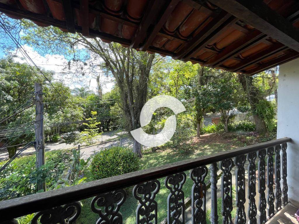 Casa à venda com 4 quartos, 304m² - Badu,Niterói