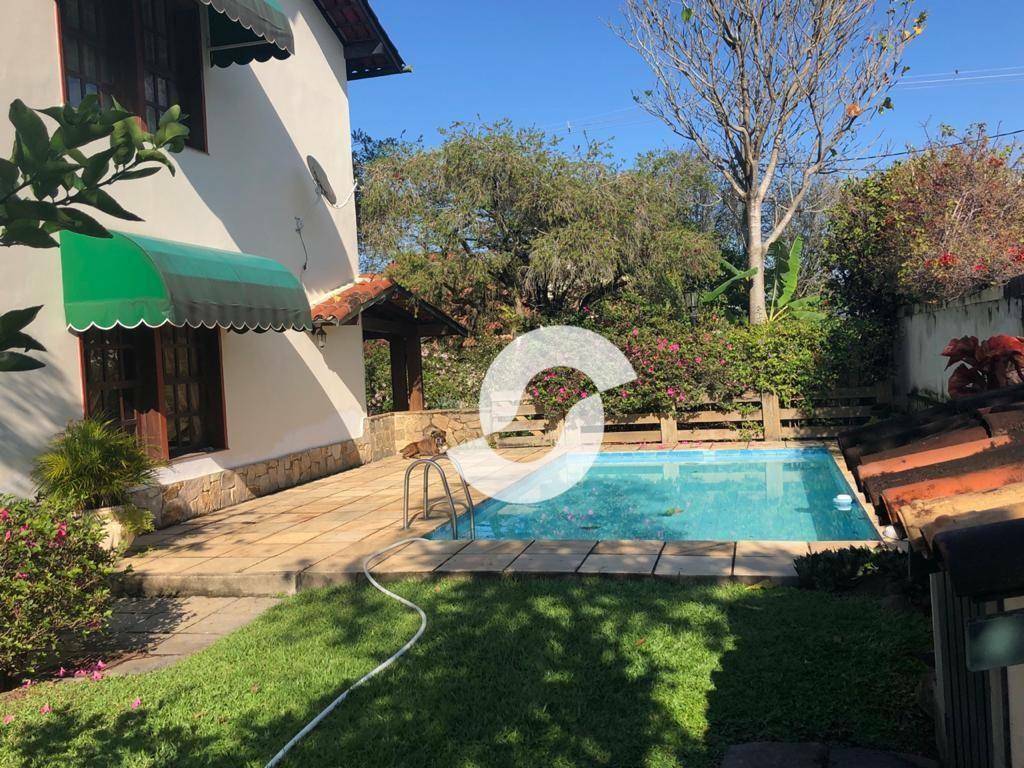 Casa à venda com 4 quartos, 251m² - Piratininga,Niterói