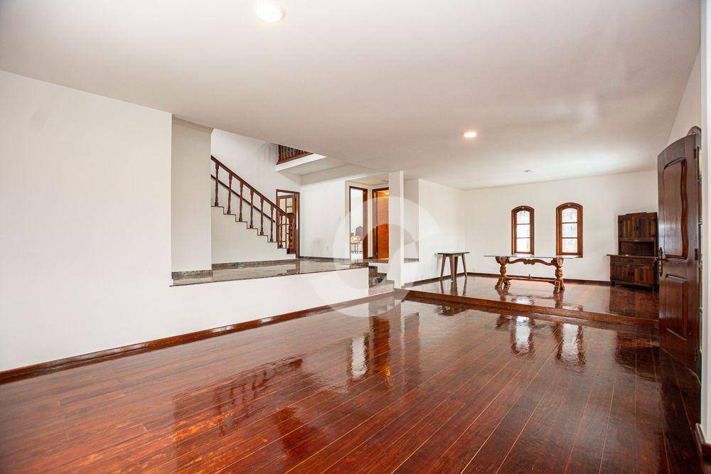 Casa à venda com 5 quartos, 390m² - Engenho do Mato,Niterói