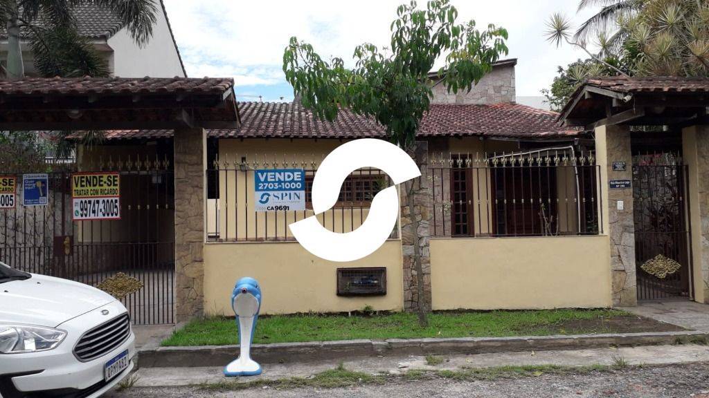 Casa à venda com 3 quartos, 360m² - Itaipu,Niterói