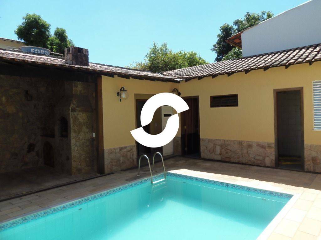 Casa à venda com 3 quartos, 360m² - Itaipu,Niterói