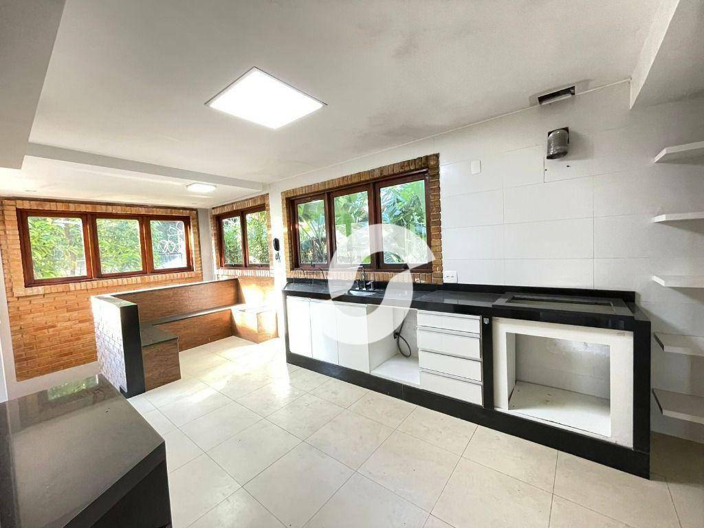 Casa à venda com 4 quartos, 410m² - Itacoatiara,Niterói