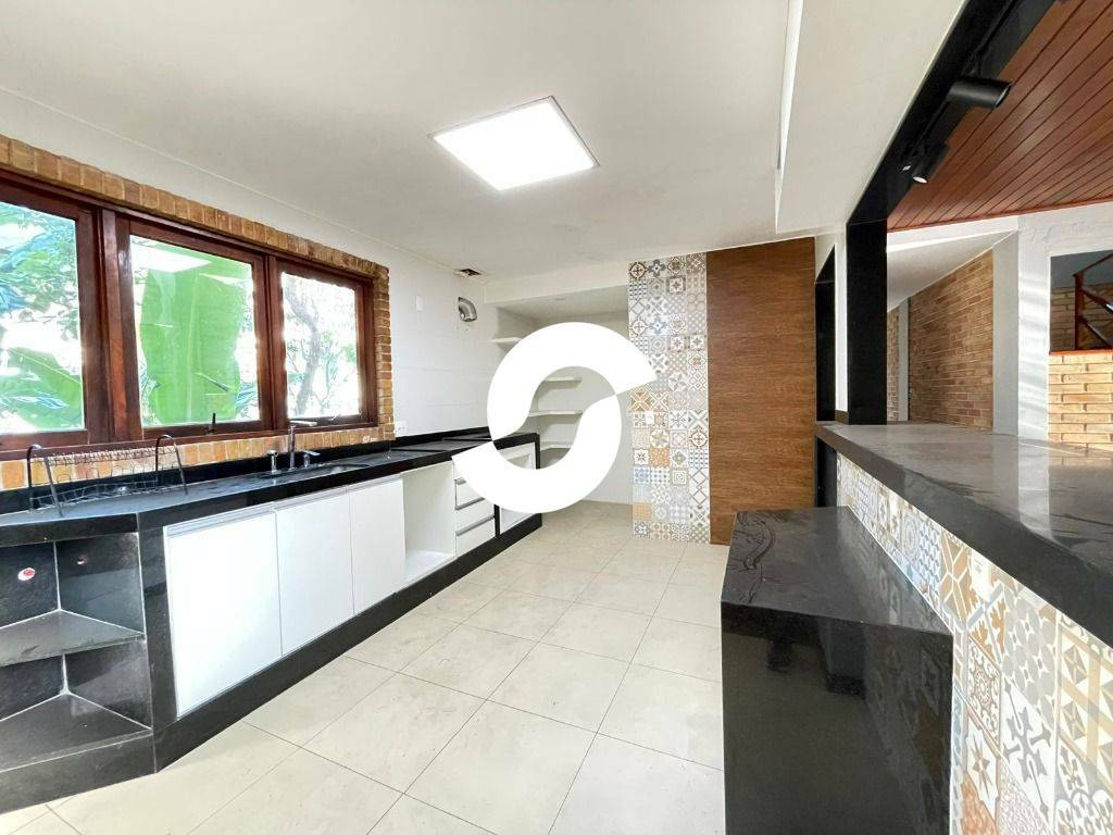  - Casa em Itacoatiara com 4 dormitórios à venda, 410 m² por R$ 2.600.000 - Itacoatiara - Niterói/RJ