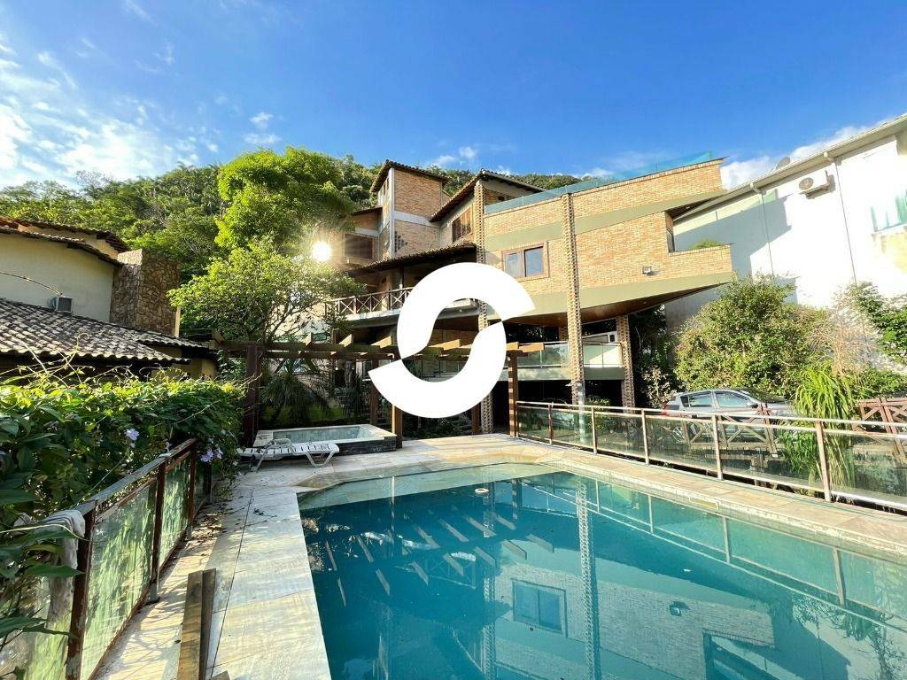Casa à venda com 4 quartos, 410m² - Itacoatiara,Niterói