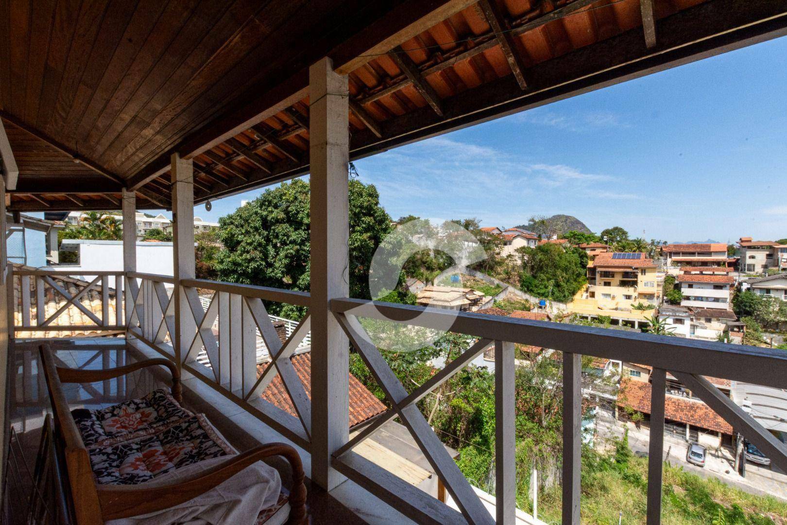 Casa à venda com 3 quartos, 274m² - Badu,Niterói