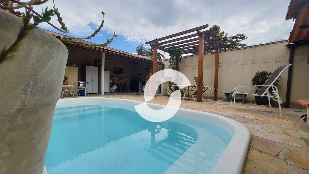 Casa à venda com 2 quartos, 89m² - Serra Grande,Niterói