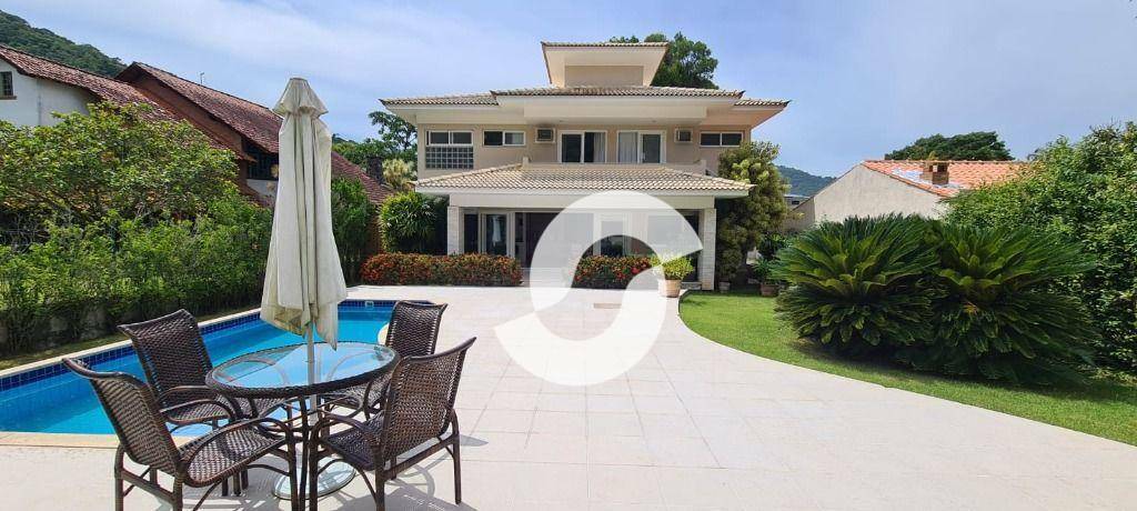Casa à venda com 4 quartos, 310m² - Itaipu,Niterói