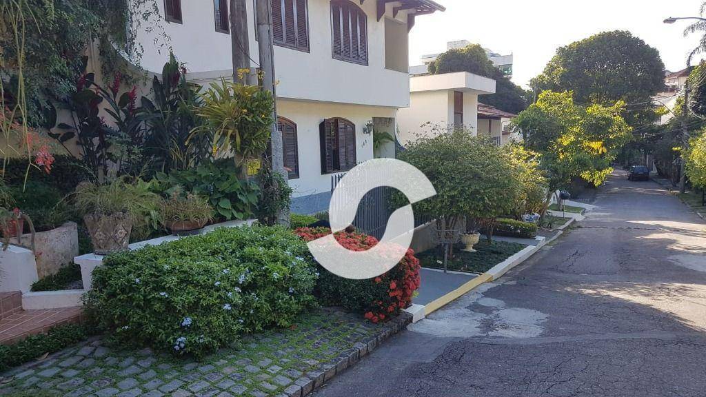 Casa à venda com 5 quartos, 194m² - Charitas,Niterói