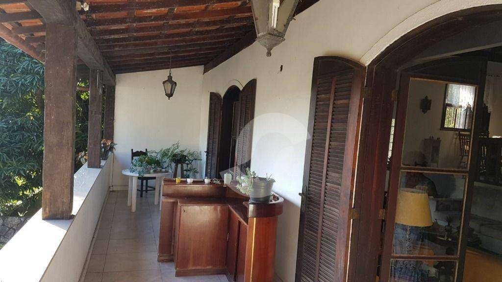 Casa à venda com 5 quartos, 194m² - Charitas,Niterói