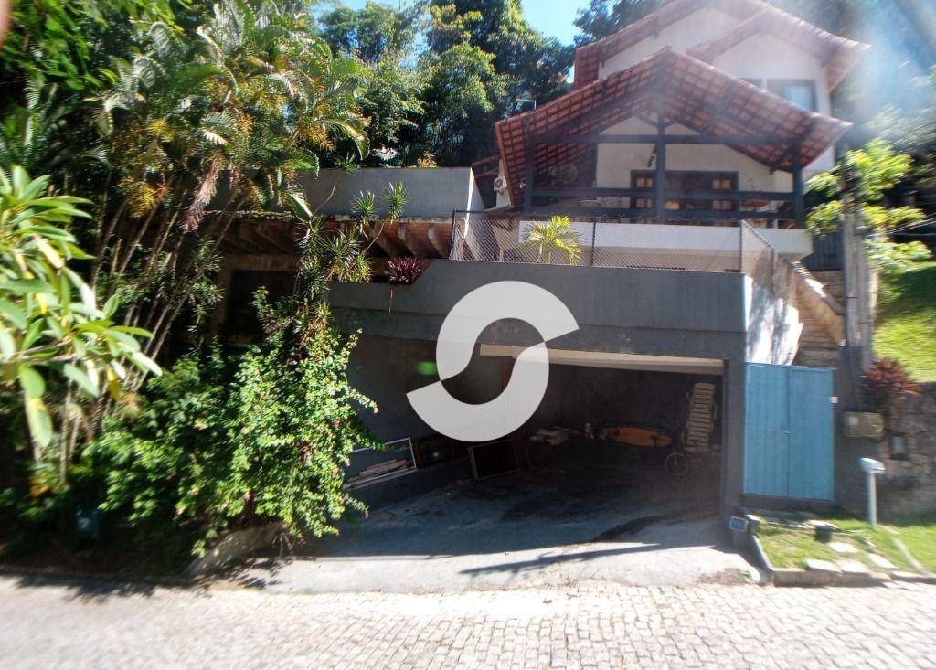 Casa à venda com 4 quartos, 318m² - Maravista,Niterói