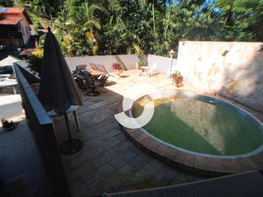 Casa à venda com 4 quartos, 318m² - Maravista,Niterói