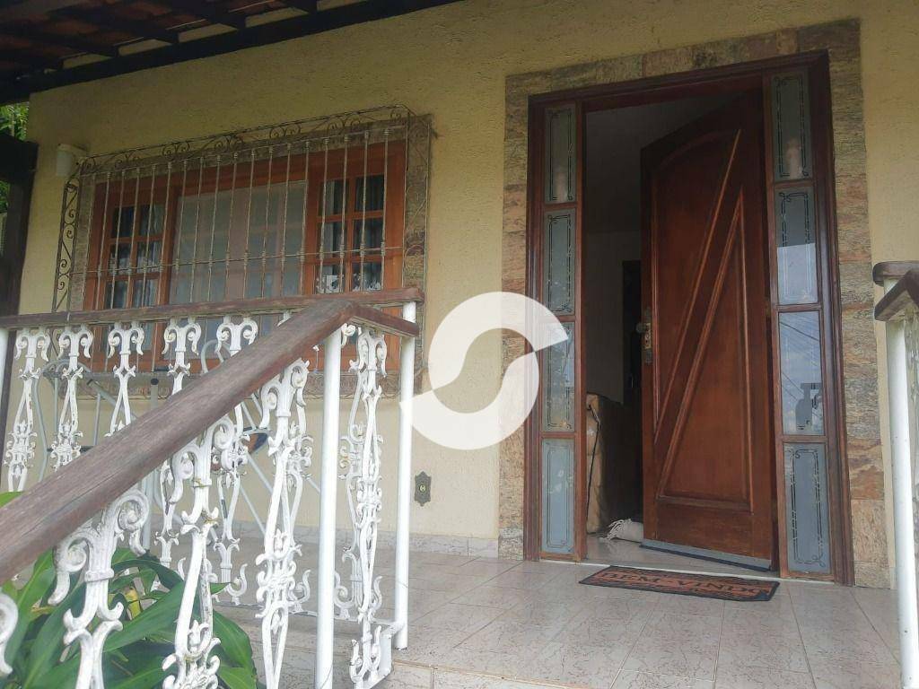 Casa à venda com 4 quartos, 303m² - Maria Paula,Niterói