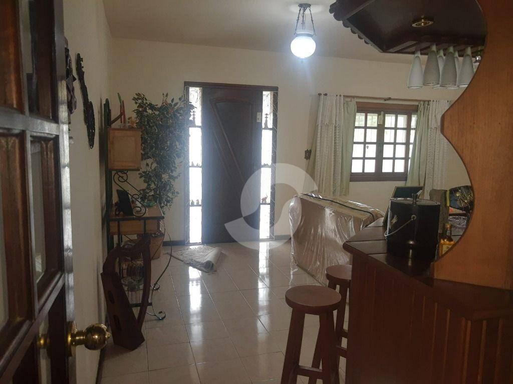 Casa à venda com 4 quartos, 303m² - Maria Paula,Niterói