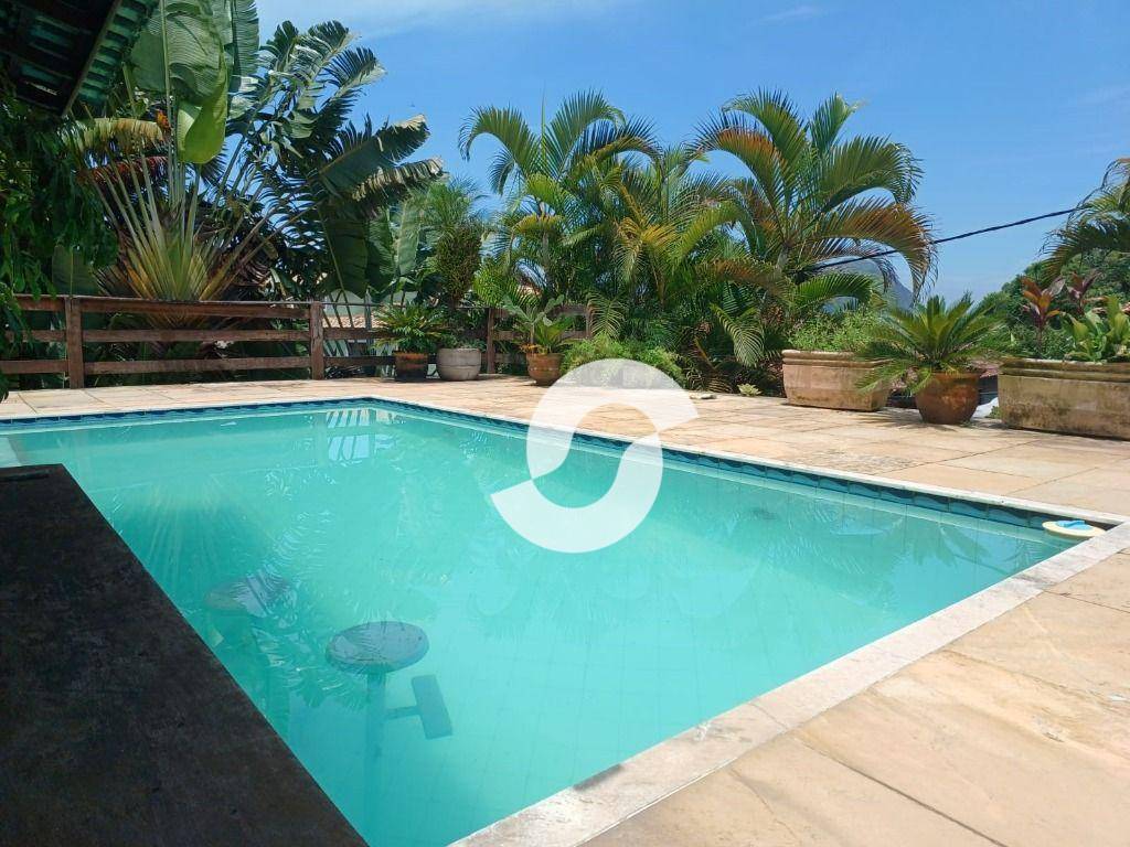 Casa à venda com 3 quartos, 386m² - Badu,Niterói