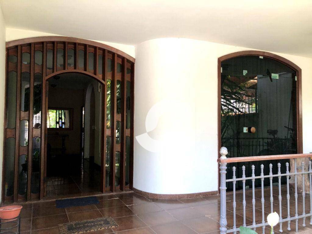 Casa à venda com 5 quartos, 492m² - Vital Brasil,Niterói