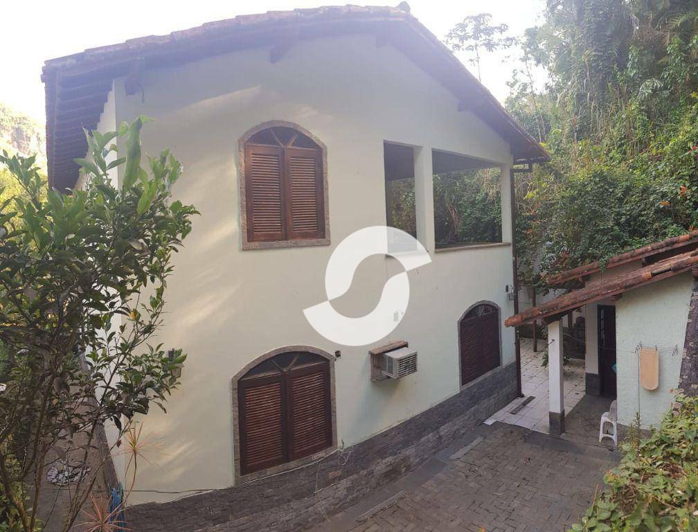 Casa à venda com 5 quartos, 300m² - Itaipu,Niterói