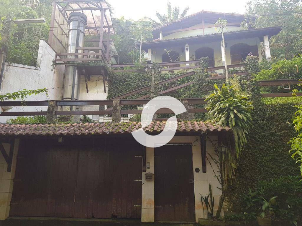 Casa à venda com 5 quartos, 300m² - Itaipu,Niterói