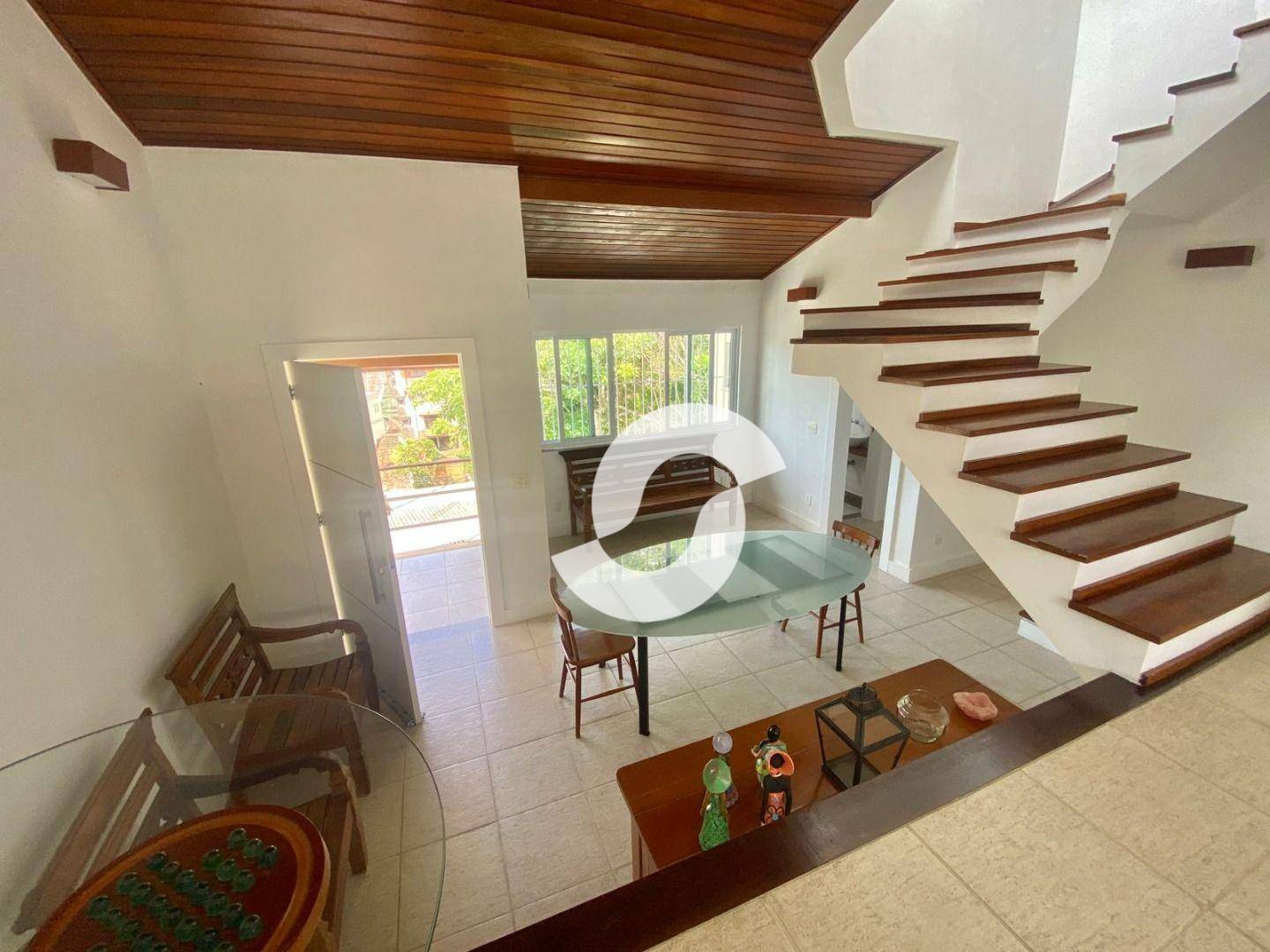 Casa à venda com 4 quartos, 208m² - Pendotiba,Niterói