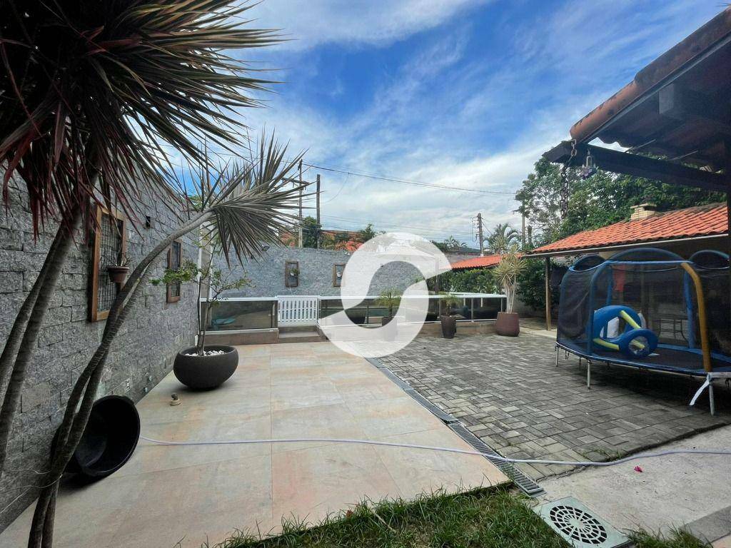 Casa à venda com 3 quartos, 225m² - Piratininga,Niterói
