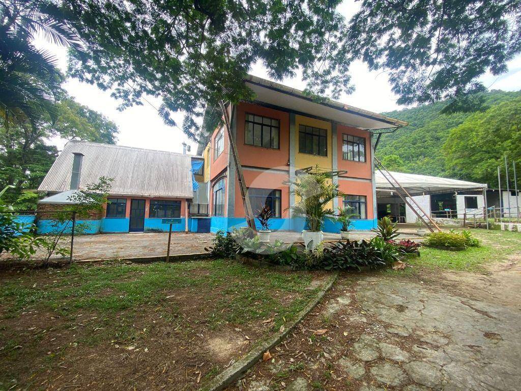 Fazenda à venda com 5 quartos, 400m² - Engenho do Mato,Niterói