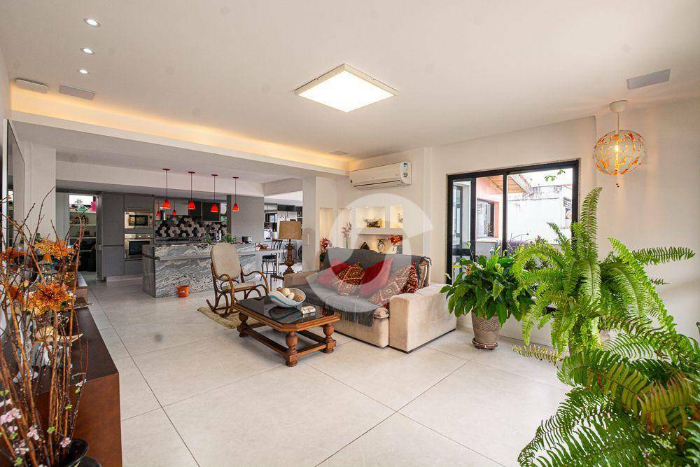 Cobertura à venda com 4 quartos, 270m² - Icaraí,Niterói