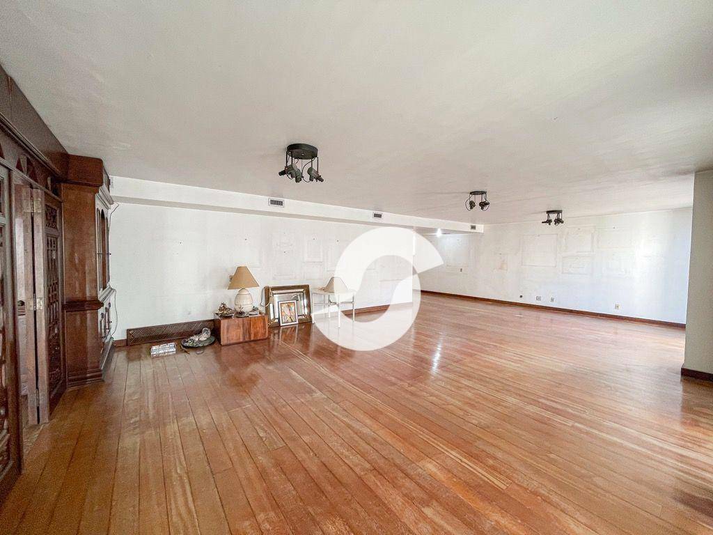 Cobertura à venda com 3 quartos, 600m² - Ingá,Niterói