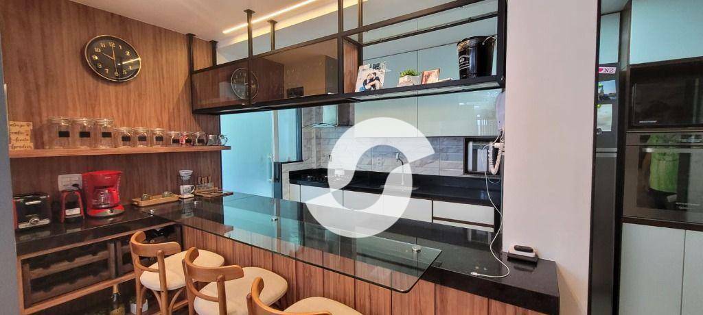 Cobertura à venda com 4 quartos, 195m² - Badu,Niterói