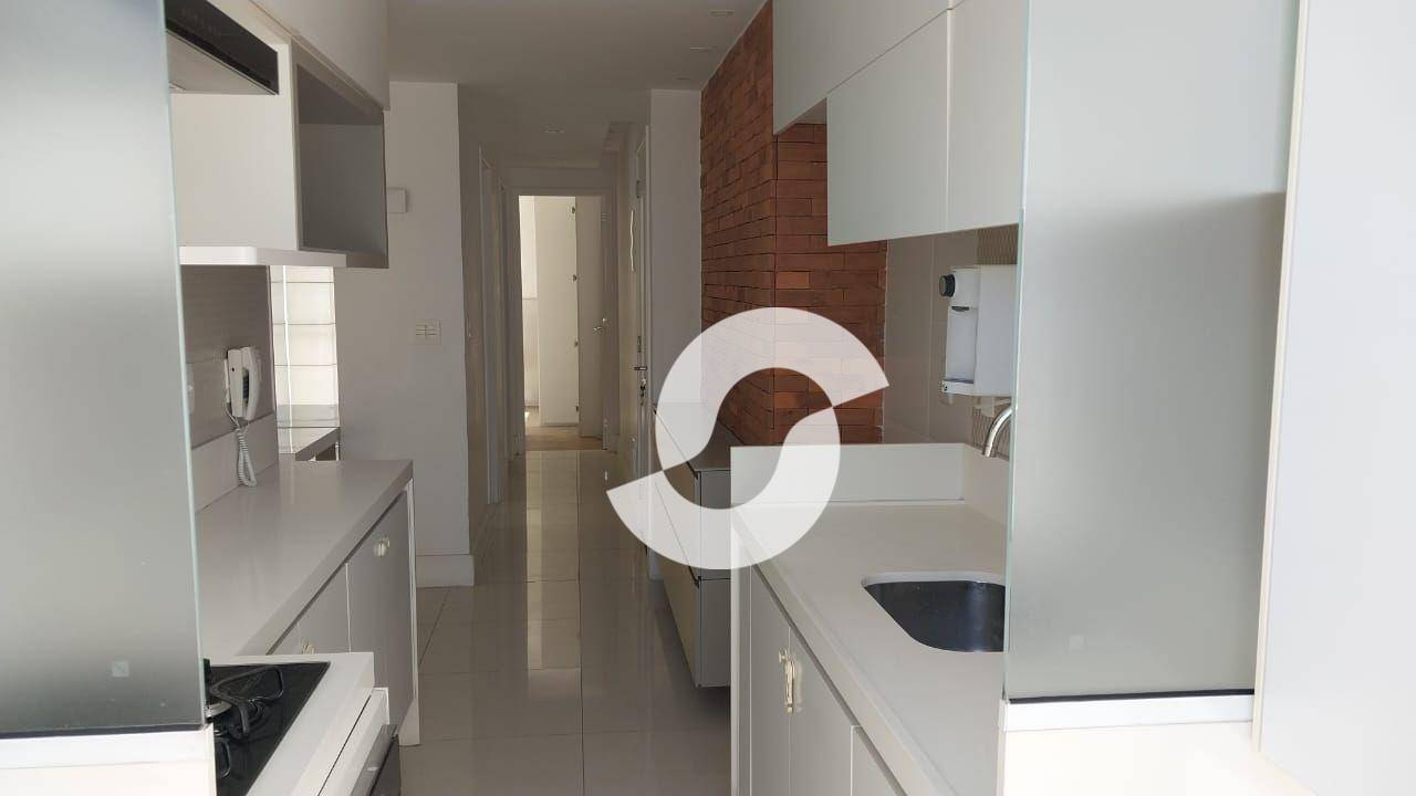 Cobertura à venda com 2 quartos, 140m² - Piratininga,Niterói