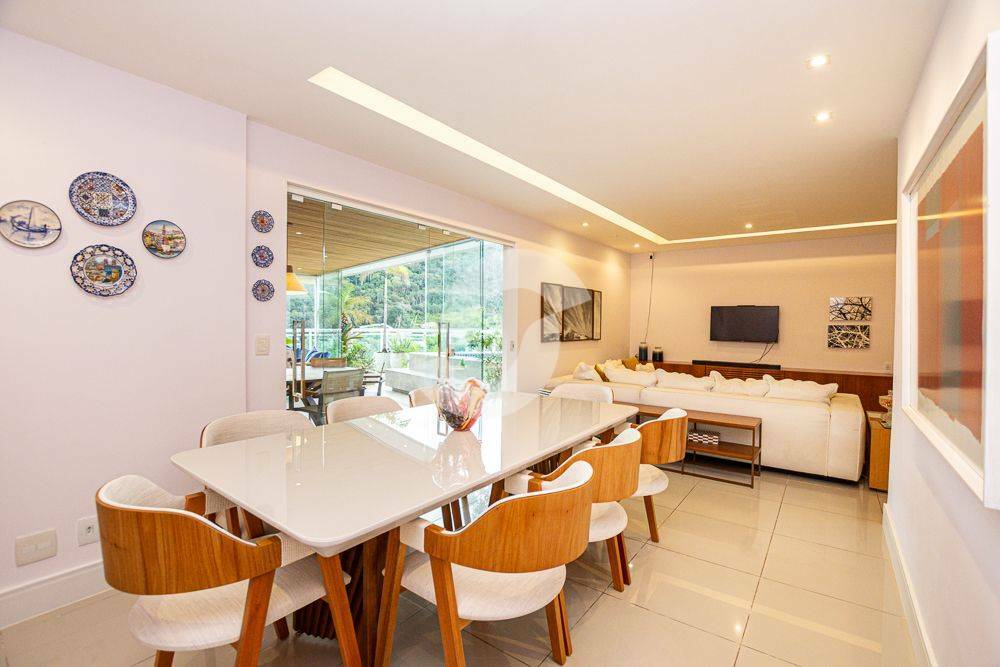 Cobertura à venda com 4 quartos, 263m² - Camboinhas,Niterói