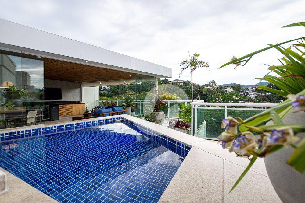 Cobertura à venda com 4 quartos, 263m² - Camboinhas,Niterói