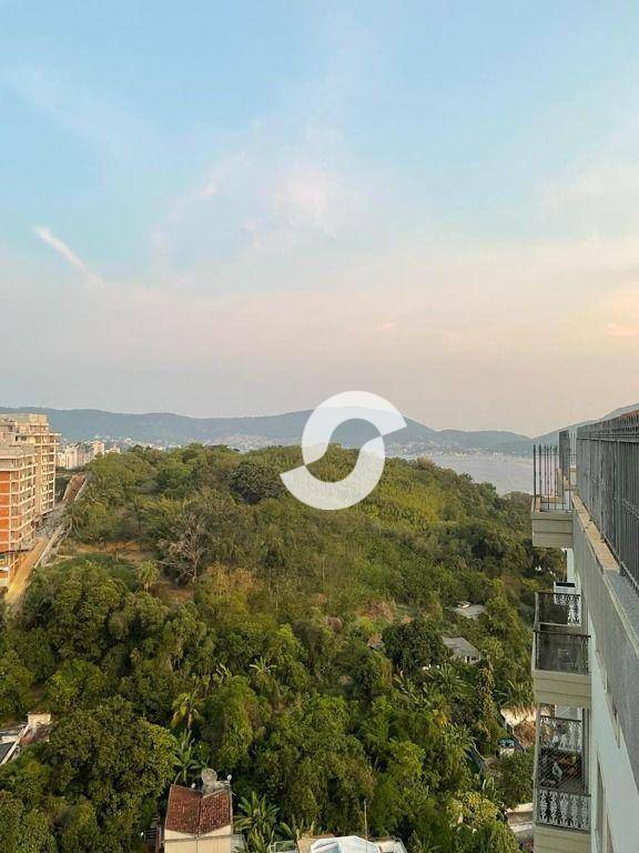 Cobertura à venda com 2 quartos, 160m² - Ingá,Niterói