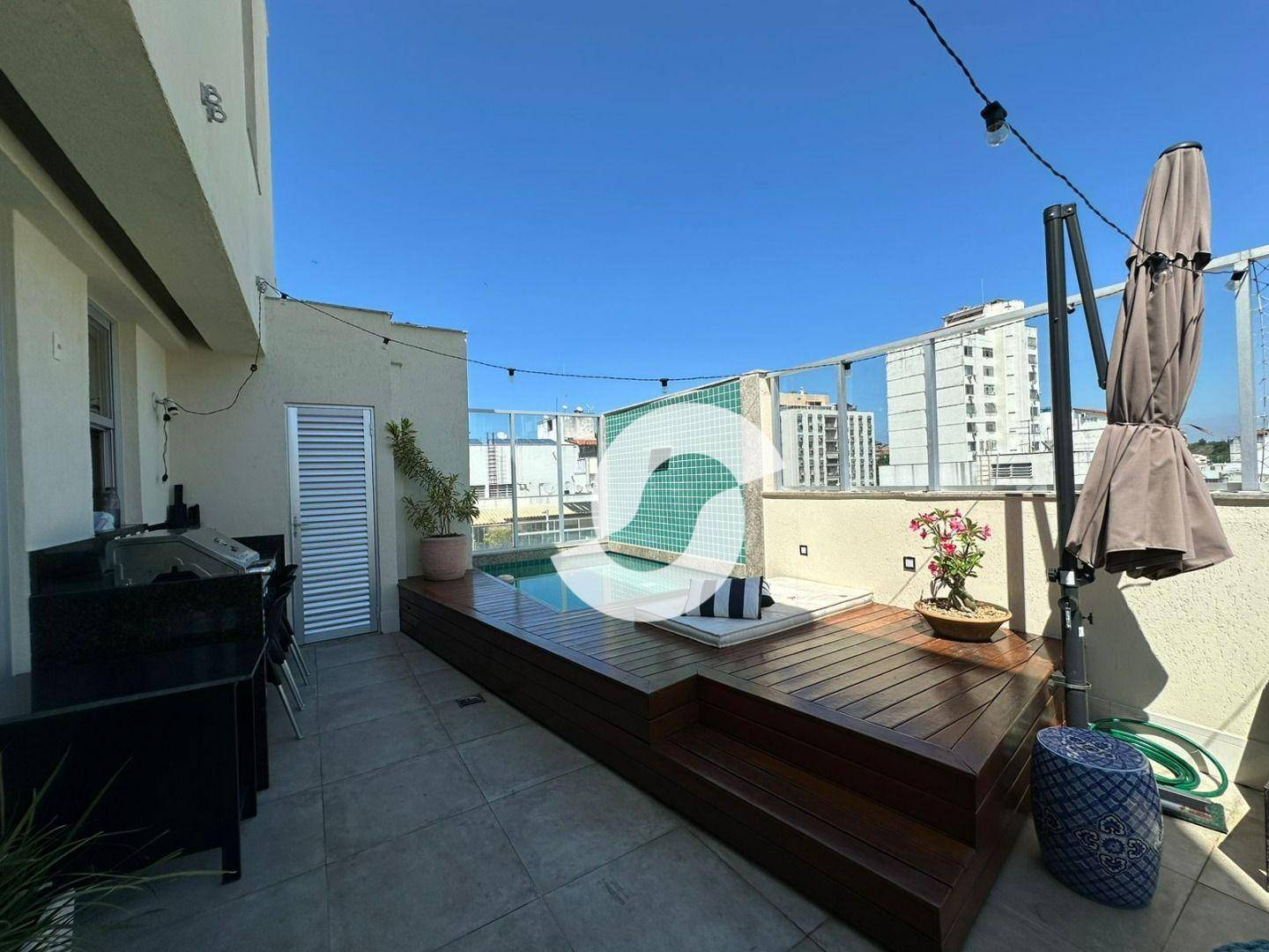 Cobertura à venda com 3 quartos, 240m² - Ingá,Niterói