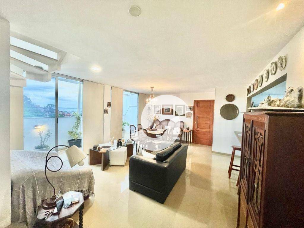Cobertura à venda com 3 quartos, 250m² - Ingá,Niterói