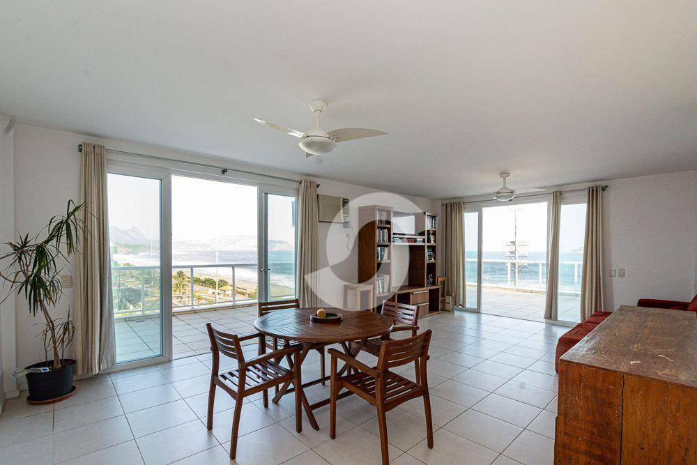 Cobertura à venda com 3 quartos, 310m² - Piratininga,Niterói