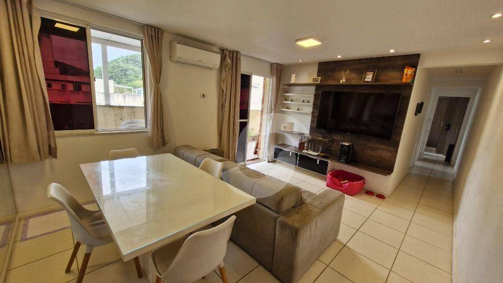 Cobertura à venda com 2 quartos, 88m² - Piratininga,Niterói
