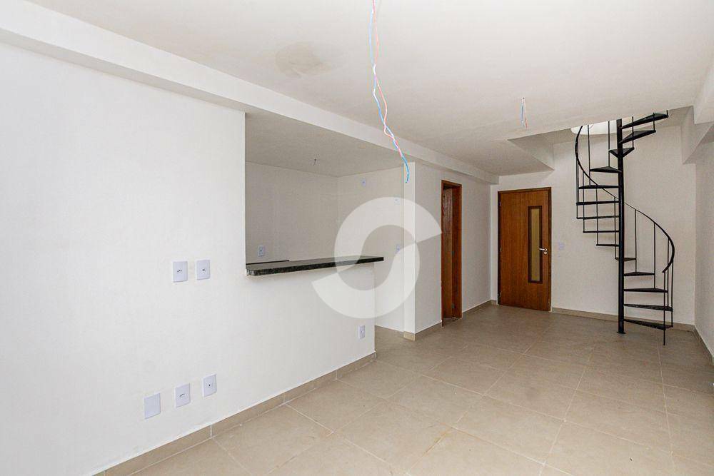 Cobertura à venda com 2 quartos, 175m² - Piratininga,Niterói