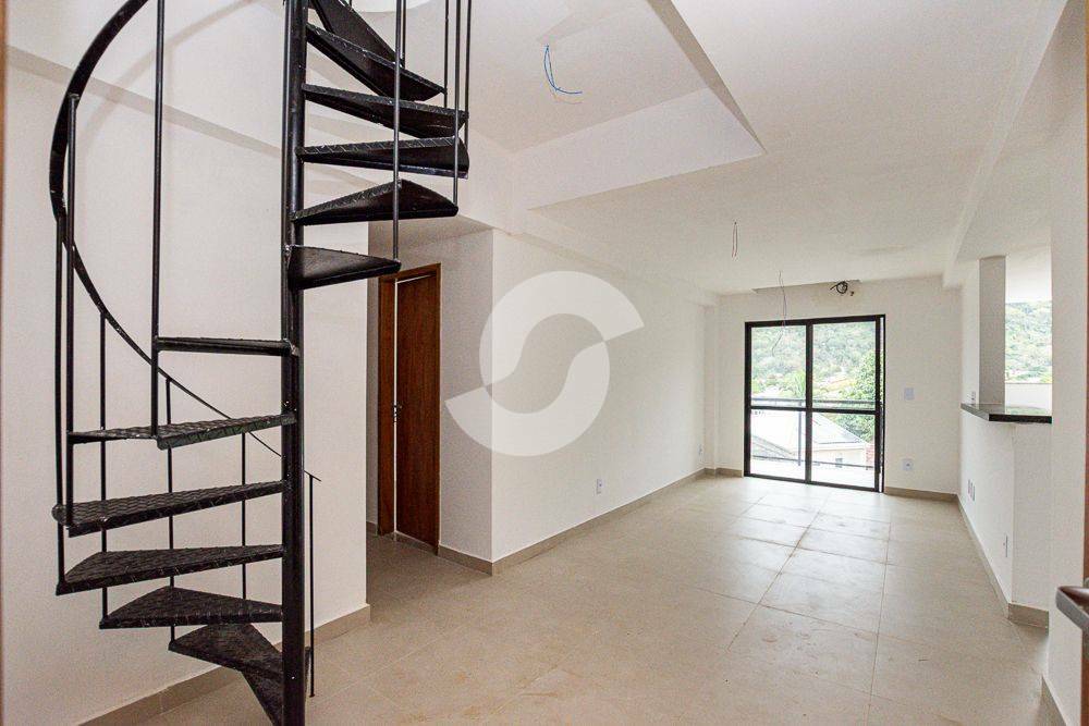 Cobertura à venda com 2 quartos, 175m² - Piratininga,Niterói