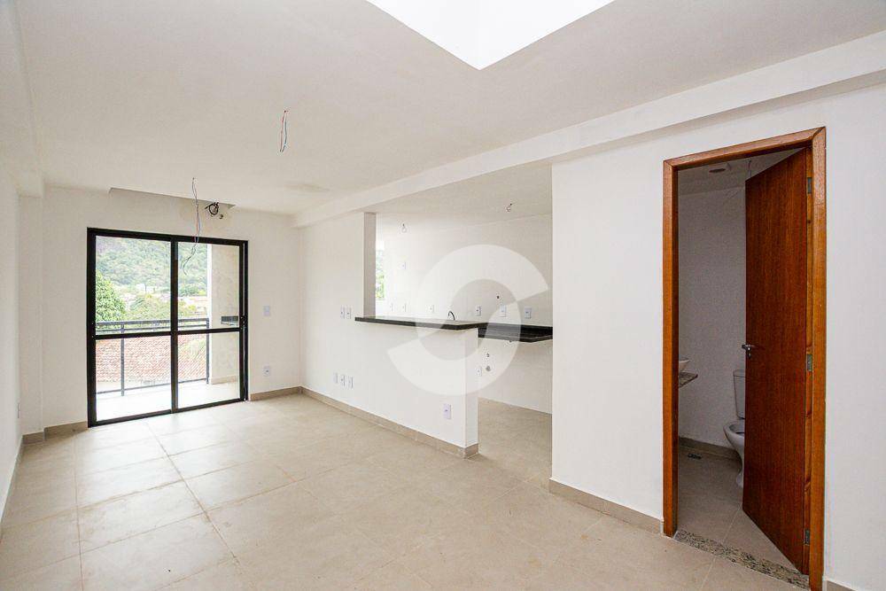 Cobertura à venda com 2 quartos, 175m² - Piratininga,Niterói